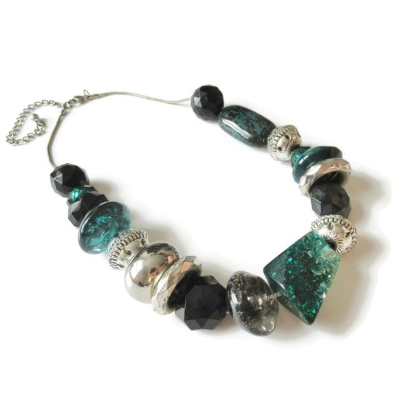 Emerald Green Silver Black Bib Necklace Lucite Plastic Chunky Beads - Picture 4 of 6